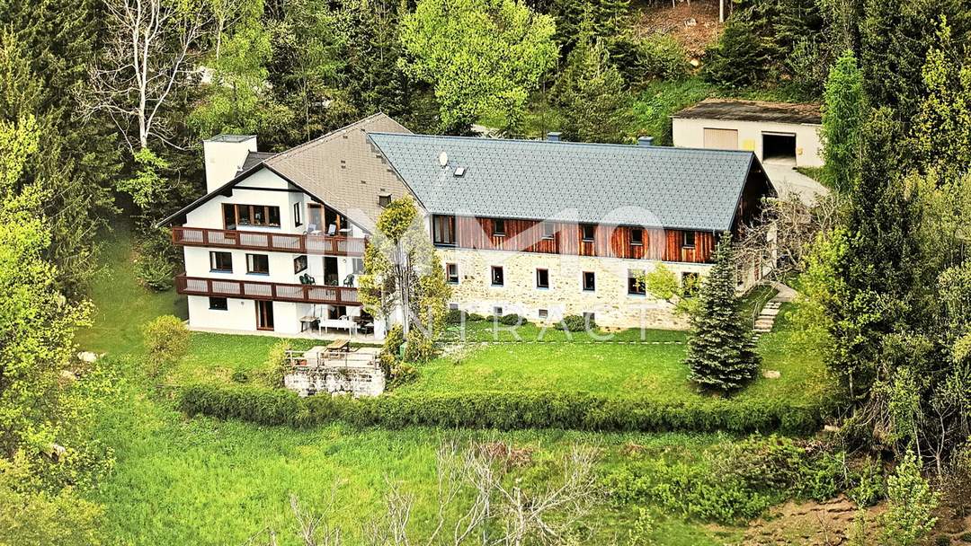 Ein Ort der Ruhe und Möglichkeiten – Vielseitige Liegenschaft in Traumlage