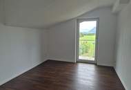 Sonnige 4 Zi-Dachgeschosswohnung mit Terrasse und Balkon!