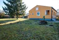 Kleines Haus mit großem Grundstück