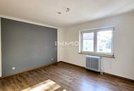 Sonnige, sehr große 4-Zimmer-Wohnung - zwei Bäder, große Küche - im Zentrum von Laxenburg