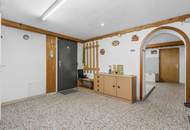 "Gepfelgter Bungalow mit Garten in Oberhausen"