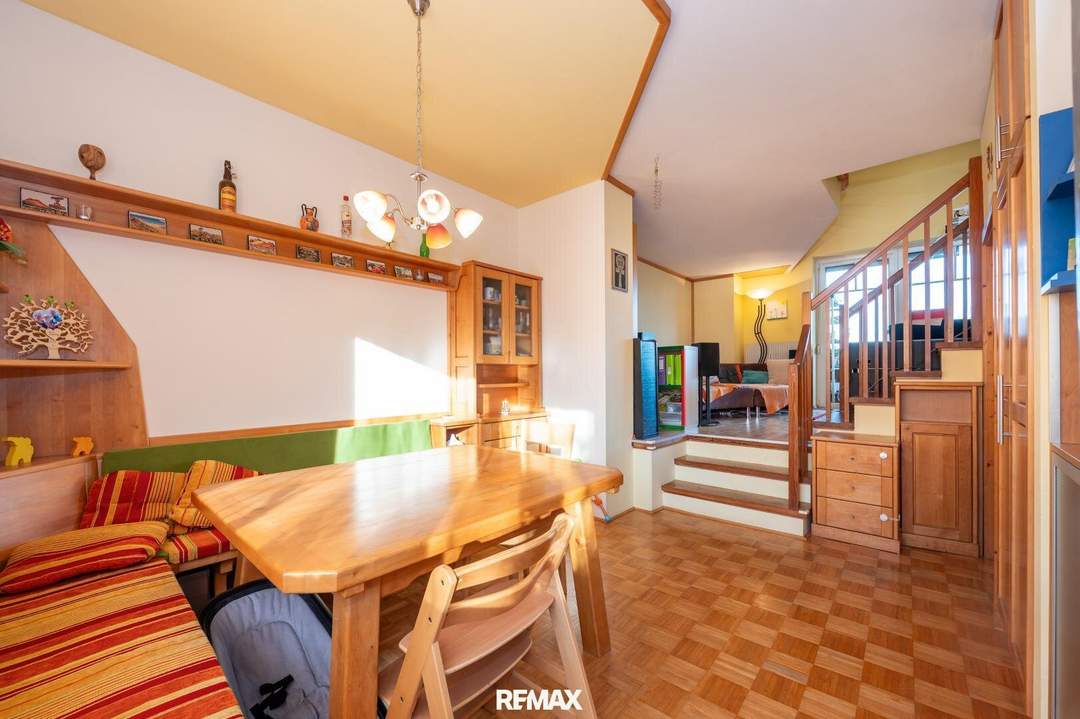 Charmante Maisonette-Wohnung mit Balkon und TG-Parkplatz