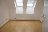 ERSTBEZUG nach RENOVIERUNG! CHARMANTES ALTWIENERHAUS NÄHE RUDOLFINERHAUS !