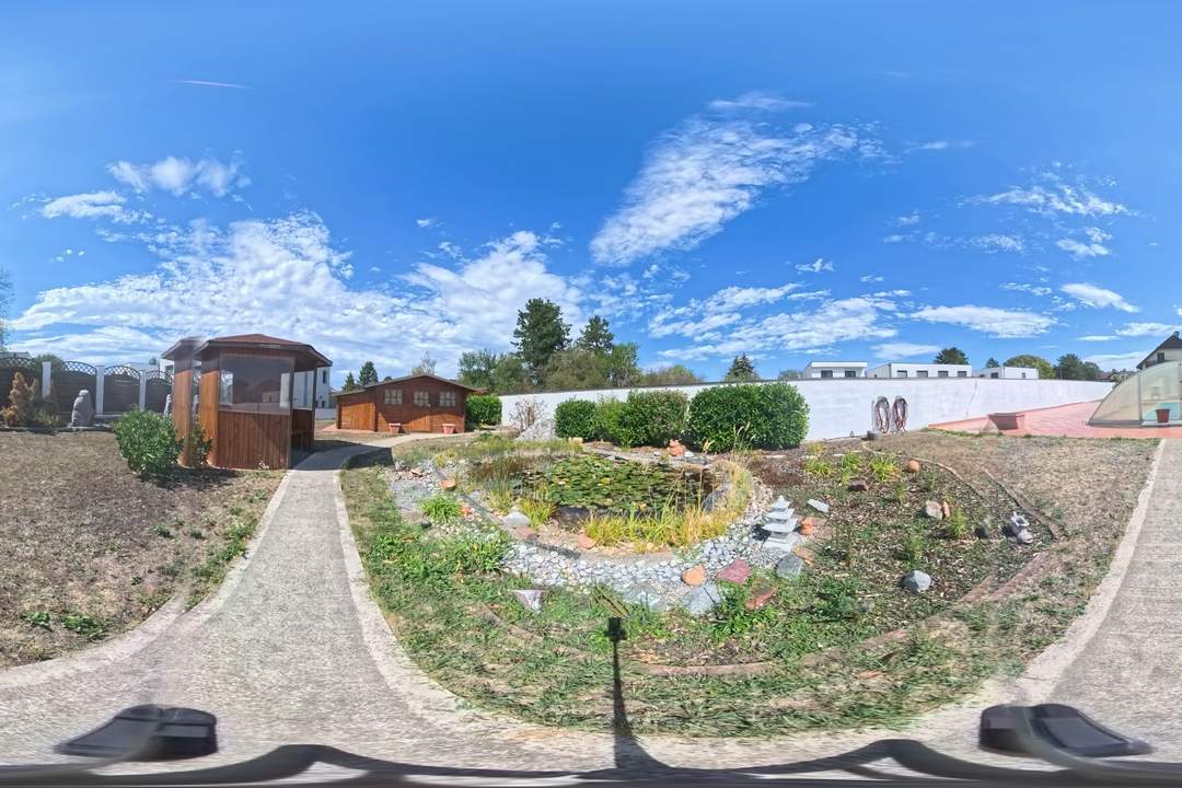"Einfamilienhaus mit Pool, Sauna & 1.182 m² Grundstück in Strasshof"