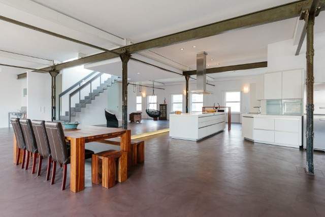 Einzigartiges Penthouse-Loft und 230m² Dachterrassen-Oase Nähe UNO-City inklusive 50m² Ausbaureserve