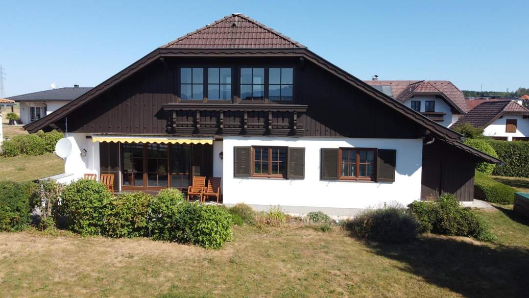 Exclusives Landhaus mit Traunsteinblick-Sonnige Lage am Tor zum Salzkammergut!