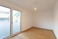 Gut aufgeteilte Praxisräumlichkeiten mit westseitigem Balkon, Eigengarten und PKW-Stellplatz