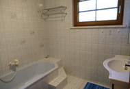 Geräumiges Einfamilienhaus, vollunterkellert, mit sehr schönem Garten!