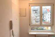 Helle 2-Zimmer-Wohnung mit Loggia