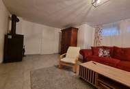 LIEBEVOLLER BUNGALOW MIT GEPFLEGTEM GARTEN IN TRAUMHAFTER RUHELAGE