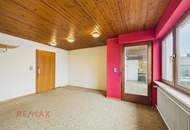 Haus mit Einliegerwohnung & zwei XL-Garagen zum Mieten