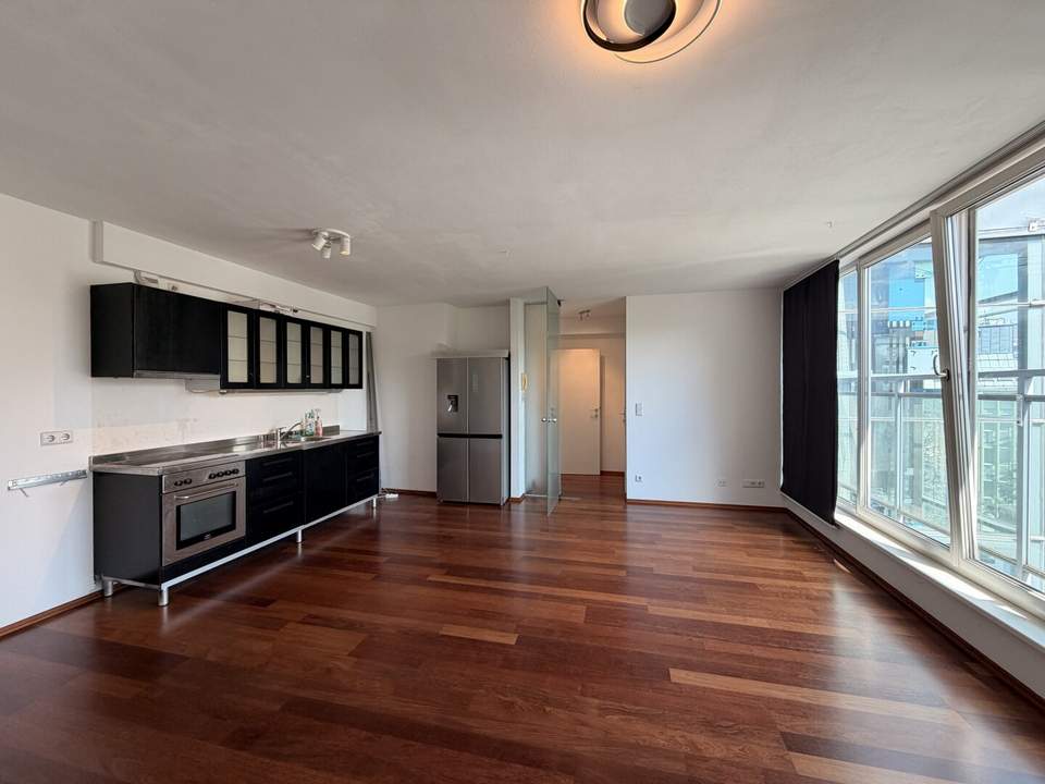 Lazarettgasse - 2 Zimmer DG-Wohnung zu vermieten