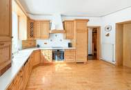 Gepflegtes Einfamilienhaus mit Pool und schönem Garten