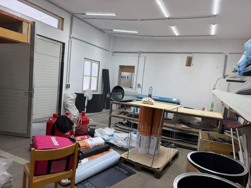 Sehr schöne, sonnige Halle, Lager, Werkstatthalle mitten in Areal200 PROVISIONSFREI!!!