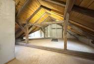 SELTENE GELEGENHEIT IN UNTERLAA - großzügiges Anwesen mit Entwicklungs- und Ausbaupotential - 1.537 m² ebener Grund - Teilungsplan vorhanden