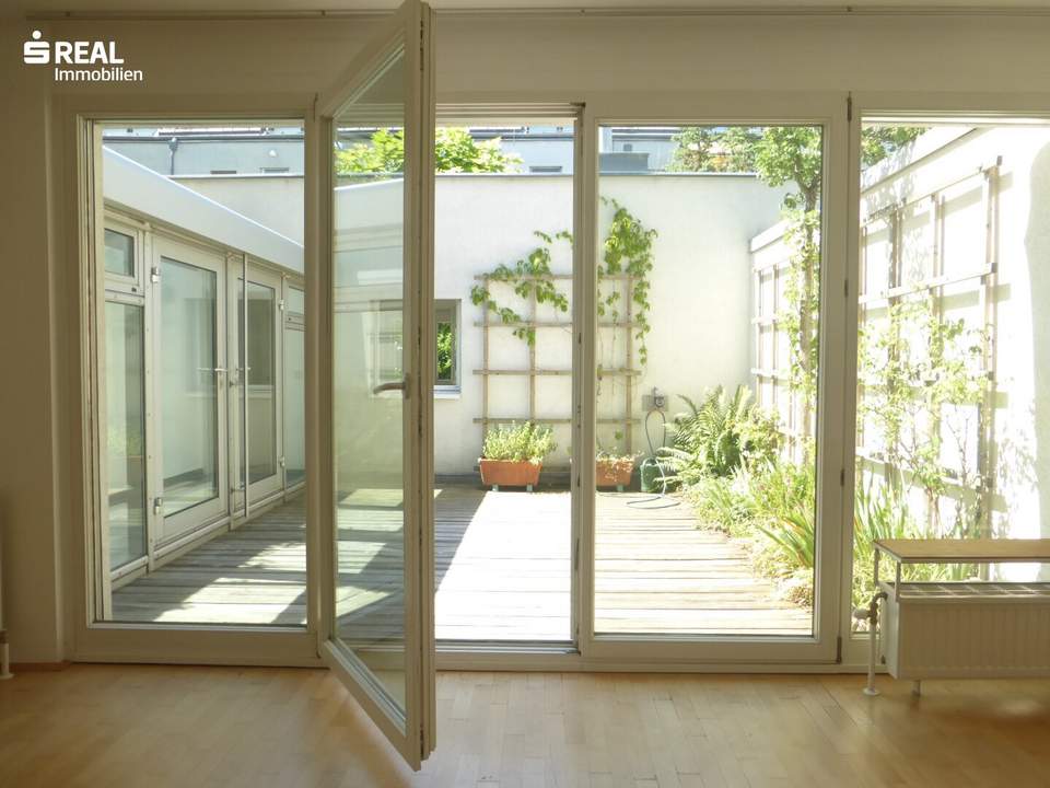 RARITÄT – ein ungewöhnliches Ensemble: Charmante Maisonette mit Patio und Studio/Kleinwohnung und Garagenplatz