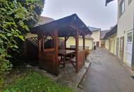 WOHN- UND GESCHÄFTSHAUS ALS GROSSZÜGIGES LANDHAUS MIT GESCHLOSSENEM INNENHOF, WERKSTATT, BÄCKEREI, KAFFEEHAUS UND NEBENGEBÄUDEN