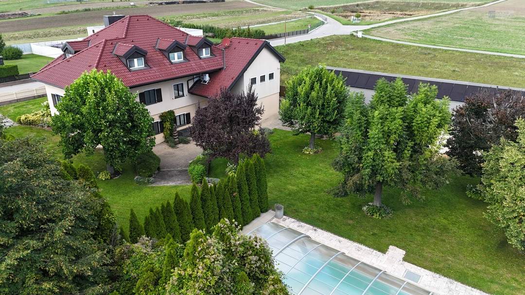 GARTENPARADIES - 9.000 M² - LANDHAUS IN PARKLANDSCHAFT NUR 30 MINUTEN VON WIEN