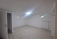 TRAUMHAFTES MIETHAUS FÜR EIN BIS ZWEI PERSONEN IN HERRLICHER, RUHIGER WOHNLAGE FÜR GARTEN- UND NATURLIEBHABER MIT ALTBAUMBESTAND IM NAHBEREICH VON WIEN