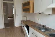 Charmante 3 - Zimmer - Altbauwohnung mit Balkon im Bezirk Jakomimi - WG - geeignet!