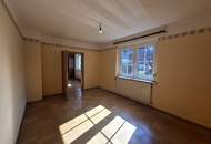 Klassisches Einfamilienhaus mit sonnigem Wintergarten in Spratzern