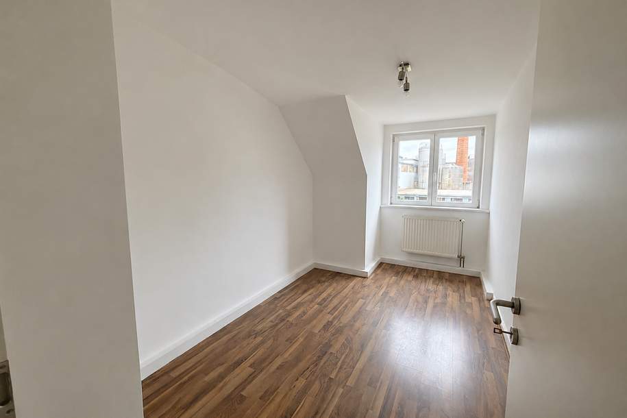 Gemütliche Dachgeschosswohnung in der Meierhofstraße zu vermieten, Wohnung-miete, 638,00,€, 8605 Bruck-Mürzzuschlag
