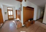 Sanierungsobjekt mit Entwicklungspotenzial in Utzenaich – ehemaliges Sacherl auf 1.147 m² Grund