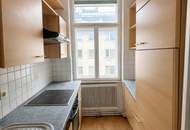 Sanierungsbedürftige, helle Drei-Zimmer-Wohnung im 3.OG! Sanieren Sie diese Wohnung ganz nach Ihren Bedürfnissen.