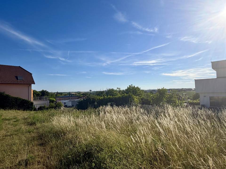 "Exklusives Baugrundstück mit Weitsicht"