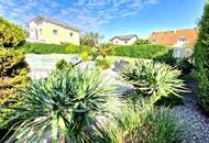 PALMEN, POOL und BARBEQUE