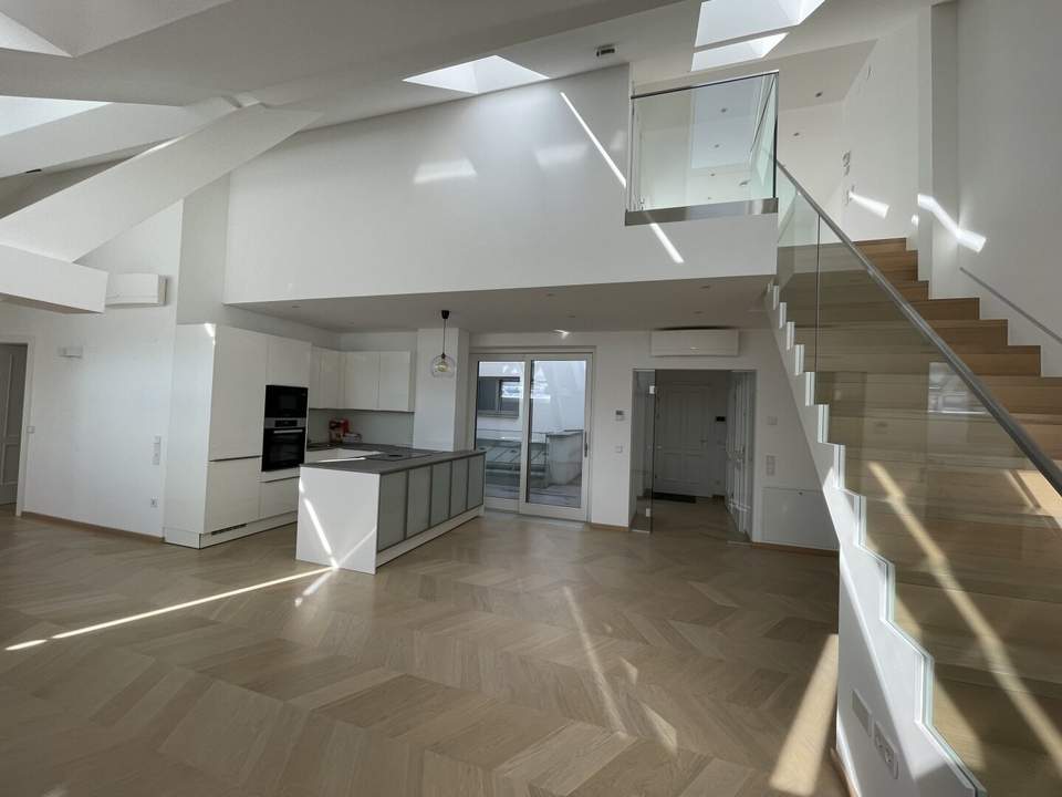 4 Zimmer-Maisonetten-Wohnung mit einer Terrasse und Studio