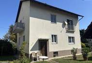 ++HOCHPARTERREWOHNUNG mit GARTENANTEIL in in RUHIGER STRASSGANGER-LAGE++ GARTENNUTZUNG ca. 280m², CARPORT++ LEICHT SANIERUNGSBEDÜRFTIG++