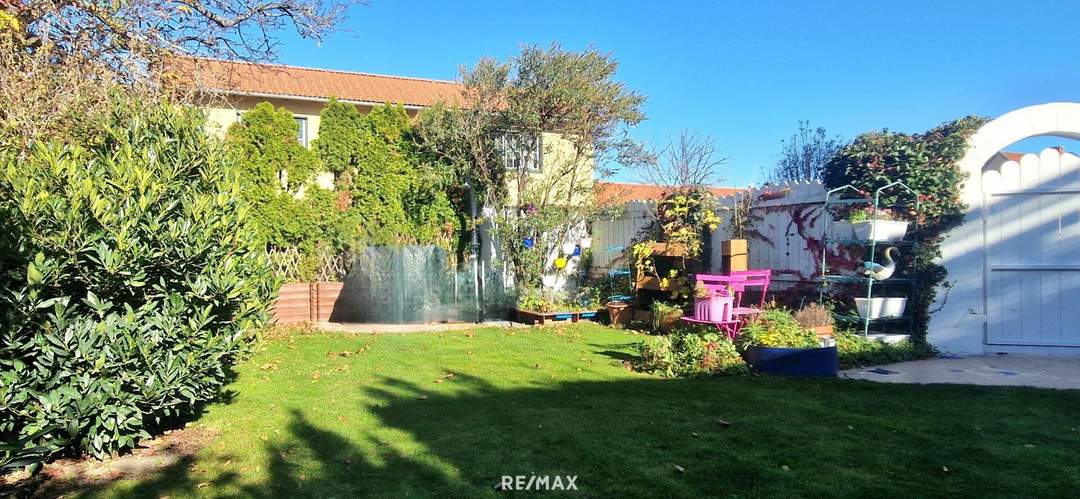 Maisonette in historischen Mauern mit Ziergarten