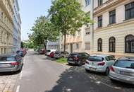 NÄHE DONAUKANAL &amp; ROCHUSMARKT | Sanierungsbedürftige 2-Zimmer-Wohnung mit Innenhof-Loggia | Separate Küche | 5. Liftstock