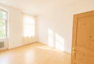 Prestigehaus Sanierungsbedürftige Altbauwohnung 3 Zimmer