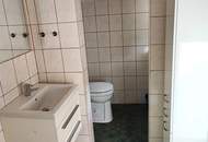 PRIVAT - entzückendes Haus, ruhige Lage Pottenstein bei Wien - zentraler Wohnbereich saniert, oberer Garten mit schöner Aussicht. (Provisionsfrei)
