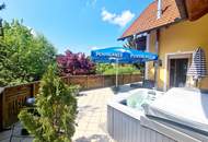 „Wohnen & Wohlfühlen im Hügelland – vielseitige Immobilie mit 8 Gästezimmern & Privatwohnung“