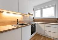 ERSTBEZUG nach Sanierung | 3 Zimmer + separate Küche | Tageslicht-Bad | Tischler-Küche mit Siemens Geräten | Freier Mietzins