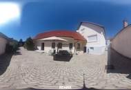 Vielseitiges Einfamilienhaus mit separater Wohneinheit, großzügigen Nebengebäuden &amp; Pool