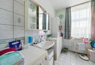 PRIVATES PARADIES IN ANGENEHMER LAGE - FREUNDLICHES HAUS MIT WINTERGARTEN UND WEINKELLER!