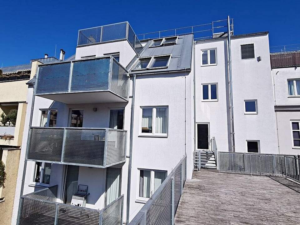 TERRASSENHIT, LORYSTRASSE, vermietete 50 m2 Neubau mit 38 m2 Terrasse, 2 Zimmer, Komplettküche, Duschbad, Parketten, 4. Liftstock