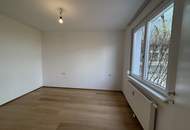 1160! "Bungalowähnliche" 5-Zimmer GARTENWOHNUNG mit ZWEI TERRASSEN!