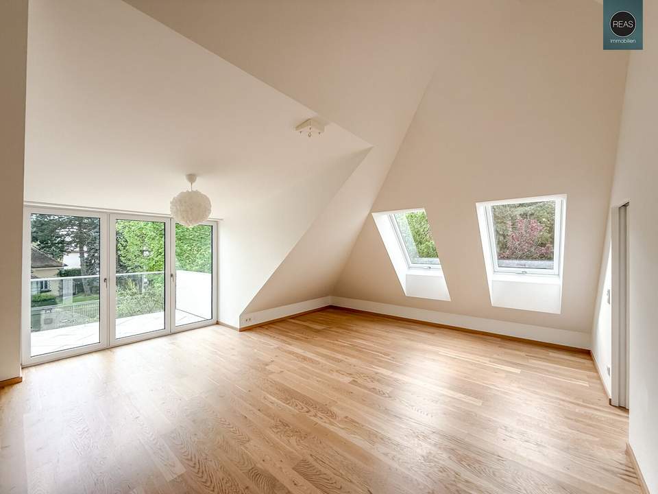 Provisionsfrei: Klimatisiertes Dachgeschoss Maisonette Apartment mit 2 Balkonen in Bestlage von Grinzing!