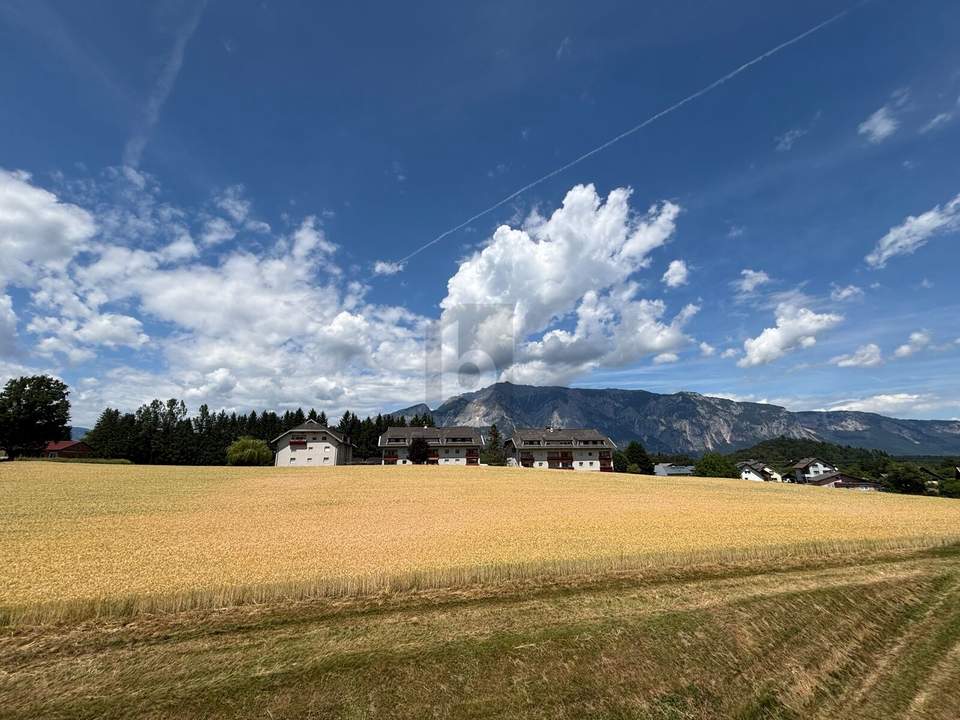 RENOVIERUNGSBEDÜRFTIGE OASE IM LÄNDLICHEN CHARME