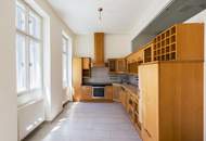 Zauberhafte Altbauwohnung mit großzügigem BALKON und GARAGE – ruhige Toplage direkt beim Karlsplatz