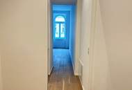 Sanierter Altbau: Charmante 2-Zimmer-Wohnung mit separater Küche