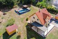 Exklusives Einfamilienhaus auf 2.212 m² Grundstück in ruhiger Wohnlage mit Pool