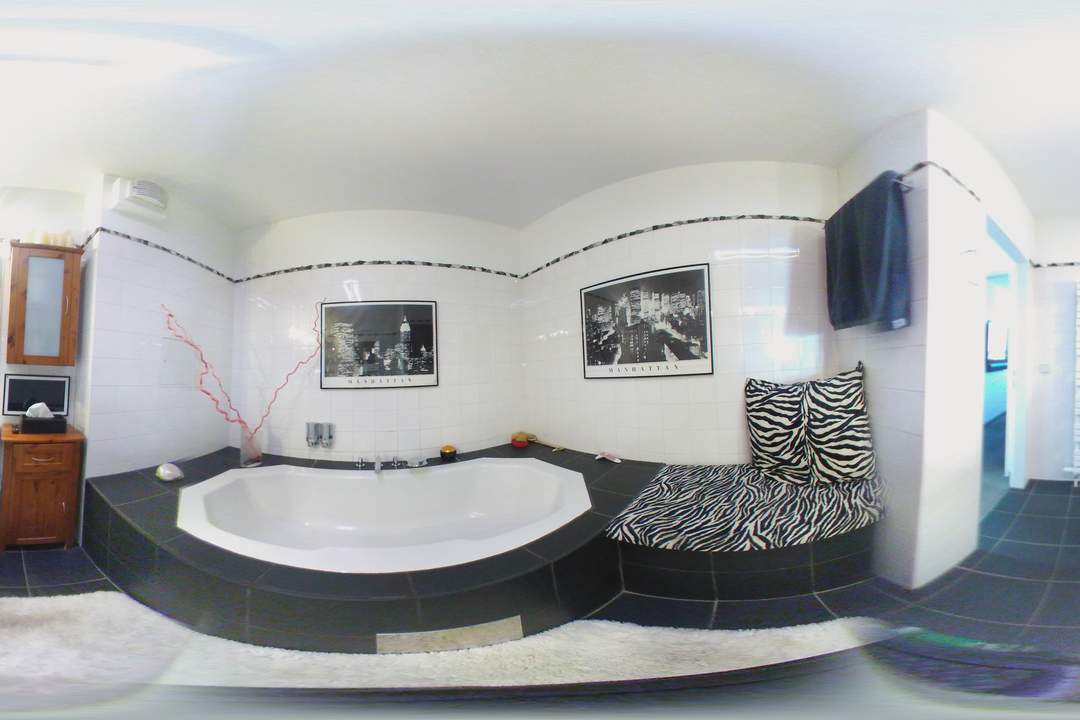 " ++ Wienerberg City ++ Weitblick ++ Panorama-Pool-Nutzung ++