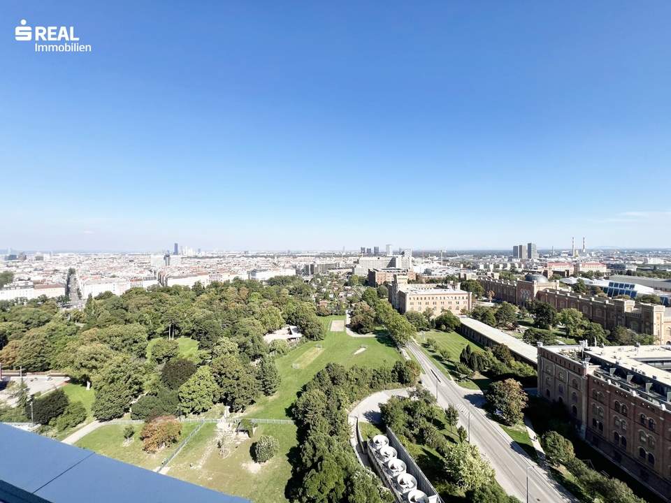 Dachgeschoßwohnung im 19ten Stock mit beeindruckendem Ausblick auf den Schweizer Garten