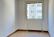 PARADIESISCH VIEL PLATZ FÜR FAMILIEN ODER STUDIERENDE - 5-ZIMMER-WOHNUNG MIT GROSSER LOGGIA